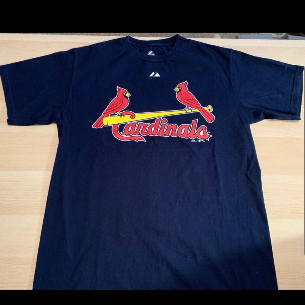 NWOT. Men’s STL Cardinals T shirt. Size Medium